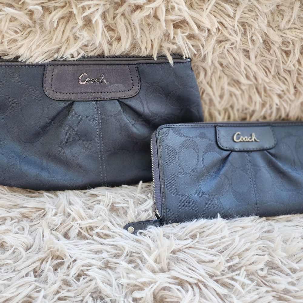 Coach Ashley Dark Gray Wristlet And Wallet
